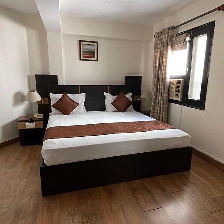 Hotel 8Fold-Pinecrest By Larisa, Bhīm Tāl Zewnętrze zdjęcie