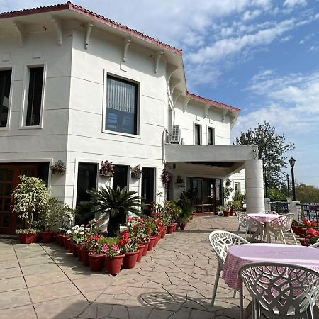 Hotel 8Fold-Pinecrest By Larisa, Bhīm Tāl Zewnętrze zdjęcie