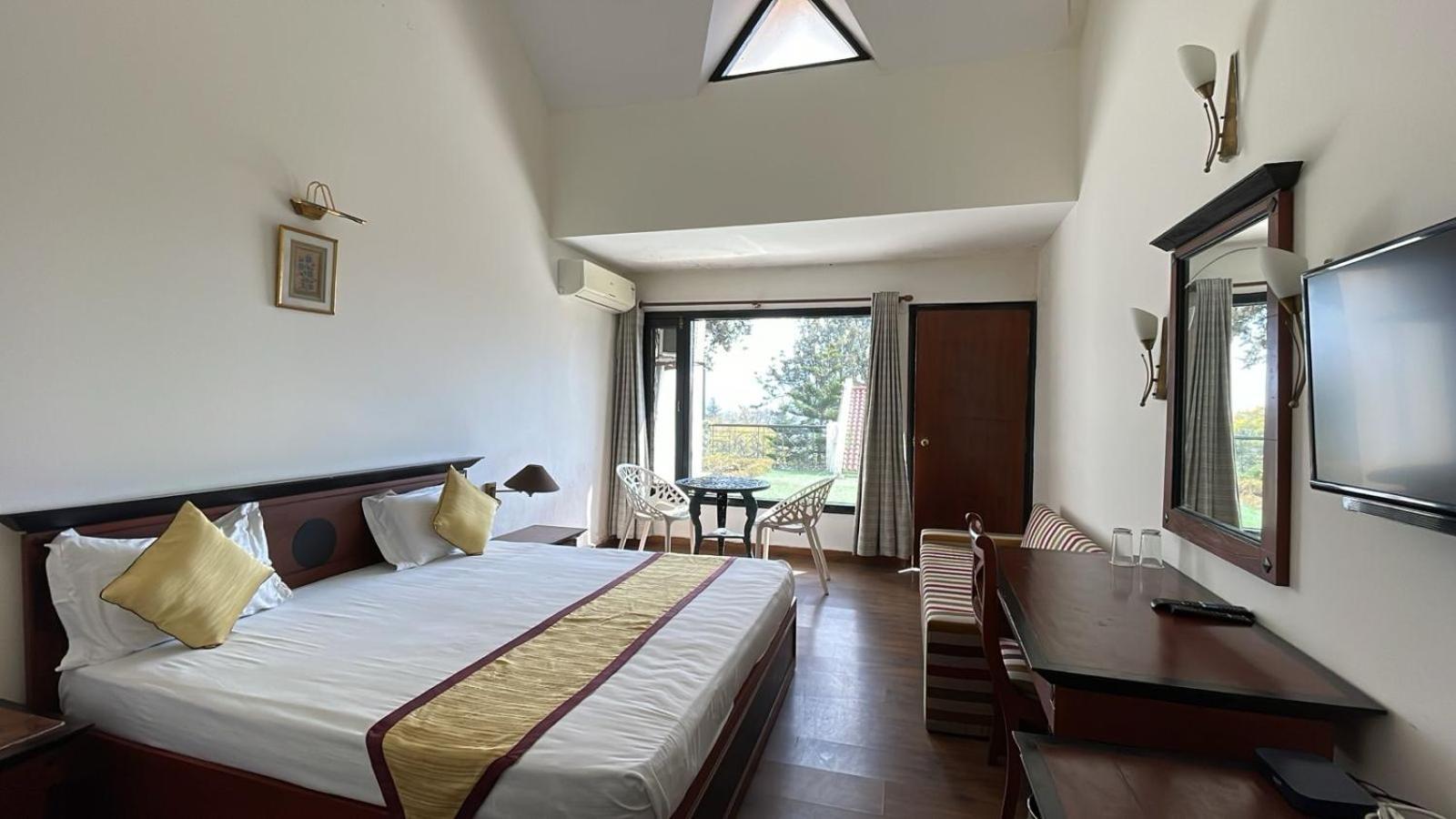 Hotel 8Fold-Pinecrest By Larisa, Bhīm Tāl Zewnętrze zdjęcie